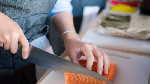 Bacteria care provoacă listerioza, depistată, din nou, în file-ul de somon norvegian afumat; produsele infestate sunt retrase din magazine