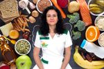 Mezelurile, dulciurile și alimentele ultraprocesate: ce riscăm dacă le consumăm ani la rând. Dr. Adelina Popescu, gastroenterolog, explică legătura cu bolile digestive: „Nu facem cancer dacă mâncăm ocazional nesănătos”