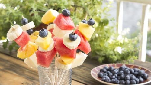 Alimentele care contribuie la răcorirea corpului și meniurile care nu necesită preparare termică fac căldura suportabilă - recomandările unui dietetician român