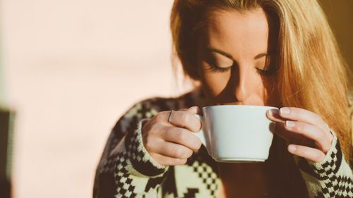 Cu cafea începi ziua și închei prânzul/ Ce se petrece în organism atunci când bei cafea imediat după masă