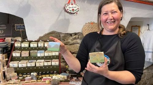 Săpun din lapte de capră, produs la Rimetea, în Alba / Producătoare: Am început să le fac pentru mine și pentru prietenii mei