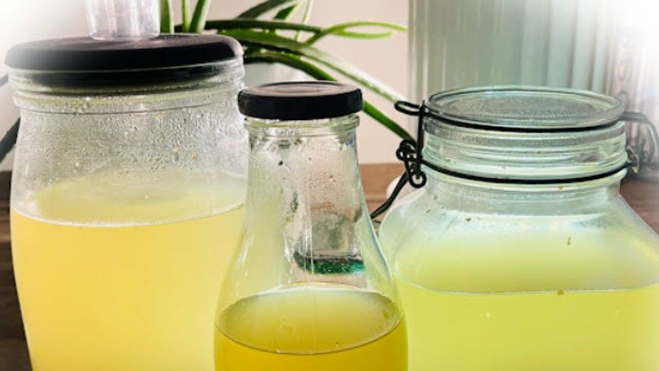 ABC în bucătărie: De ce se fierbe borșul înainte de a fi pus în ciorbă/ Când este bine să-l adaugi în oală