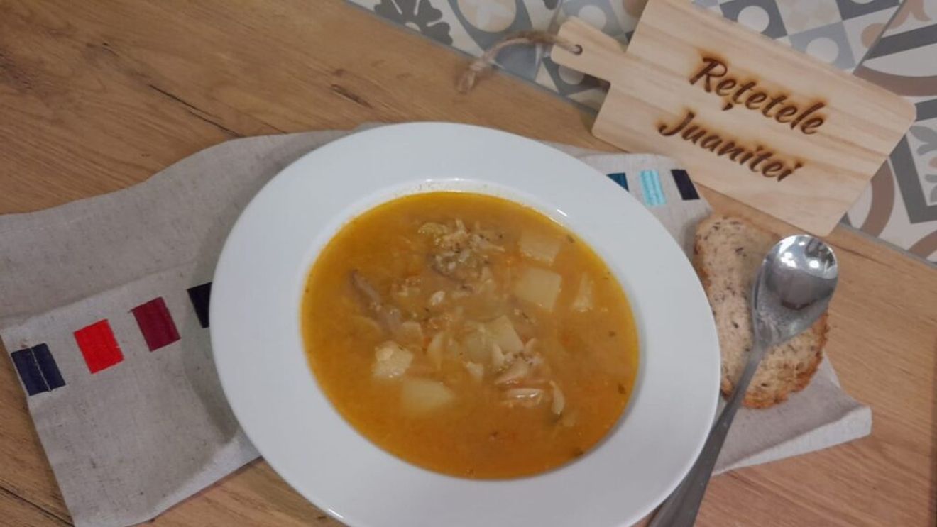Rețetele Juanitei | Ciorbă de legume și cartofi - un preparat de post sățios, delicios și ușor de preparat/ Dacă vă plac, puneți-i și ciuperci pleurotus