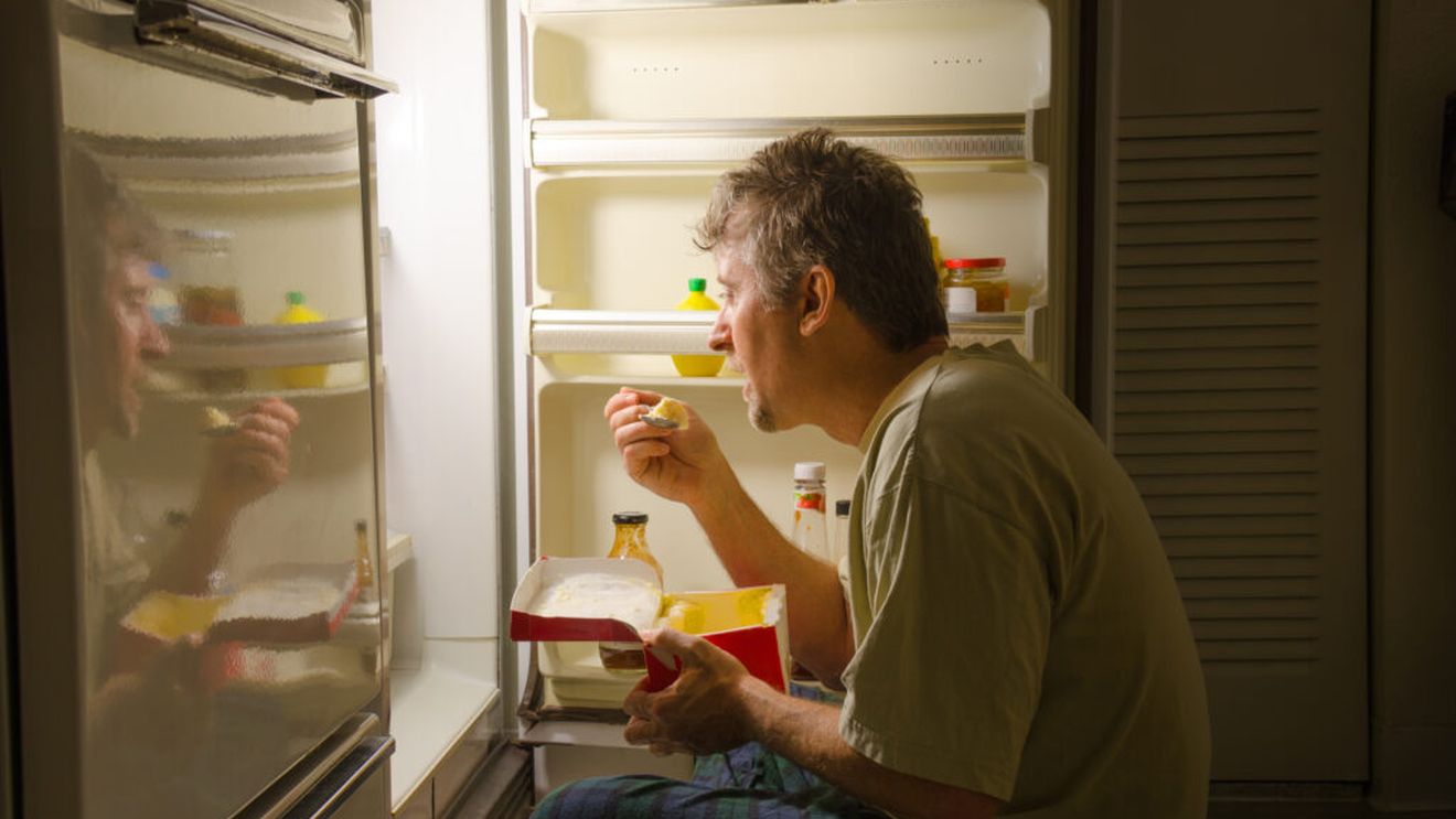 Ce să eviți seara pentru a-ți proteja inima / Un medic cardiolog cu 20 de ani experiență explică greșelile pe care le facem frecvent după ora 19.00 și care ne pot afecta sănătatea inimii