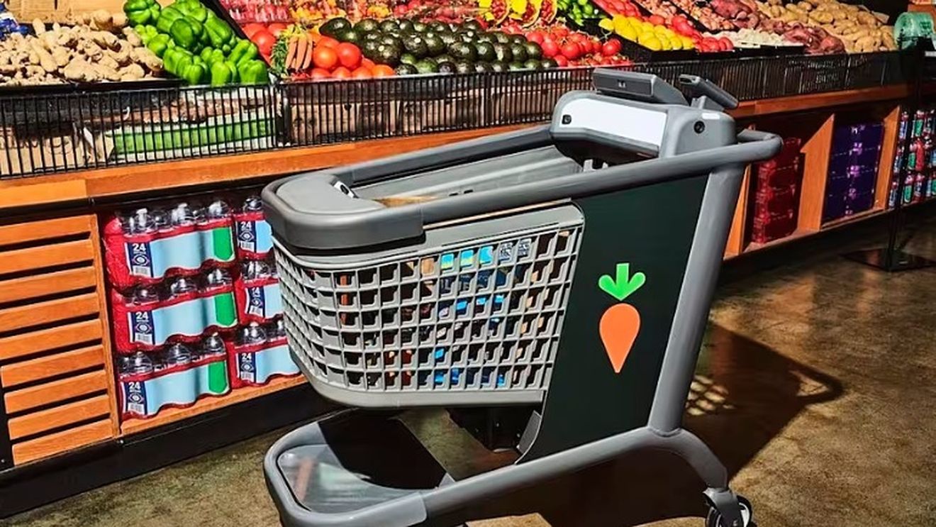 Cărucioarele inteligente cu AI revoluționează cumpărăturile / Sunt dotate cu inteligenţă artificială, camere, senzori şi au cântar integrat / Cu ajutorul unui ecran digital, clienţii pot urmări totalul cheltuielilor în timp real și pot beneficia de reduceri personalizate