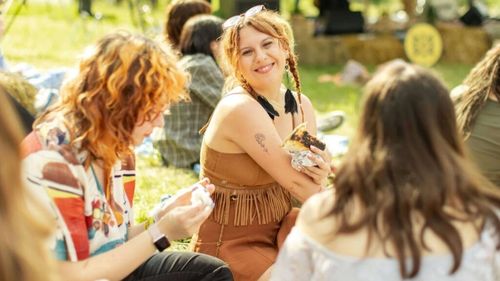 Trei zile de târg, artă, muzică şi voie bună la Iarmaroc la sat, în Parcul Etnografic din Cluj-Napoca (4-6 iulie)/ „Vizitatorii vor putea degusta bucate din ingrediente locale, reţete tradiţionale, fără fast-food”